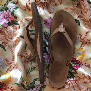 Brown extremely comfy rainbow sandals in brown